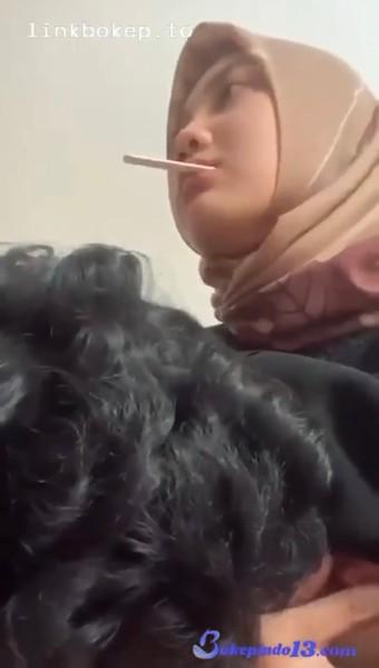 Background nonton video viral Bokep Smp Cewe Emut Permen Doi Kenyot Nenen