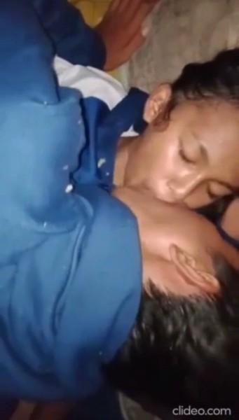 Background nonton video viral Bokep Bocil Dipaksa Ngewe Kaka Kelas