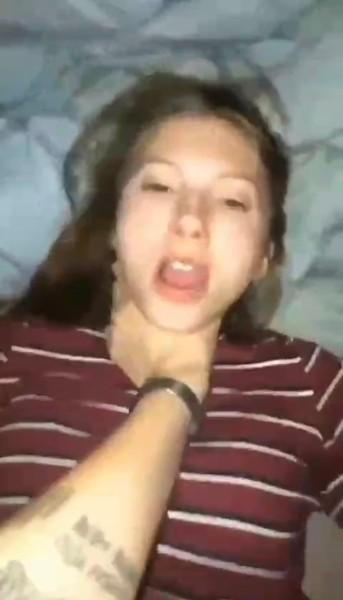 Background nonton video viral Bokep Bocil Smp Bule Diewe Sambil Dicekik